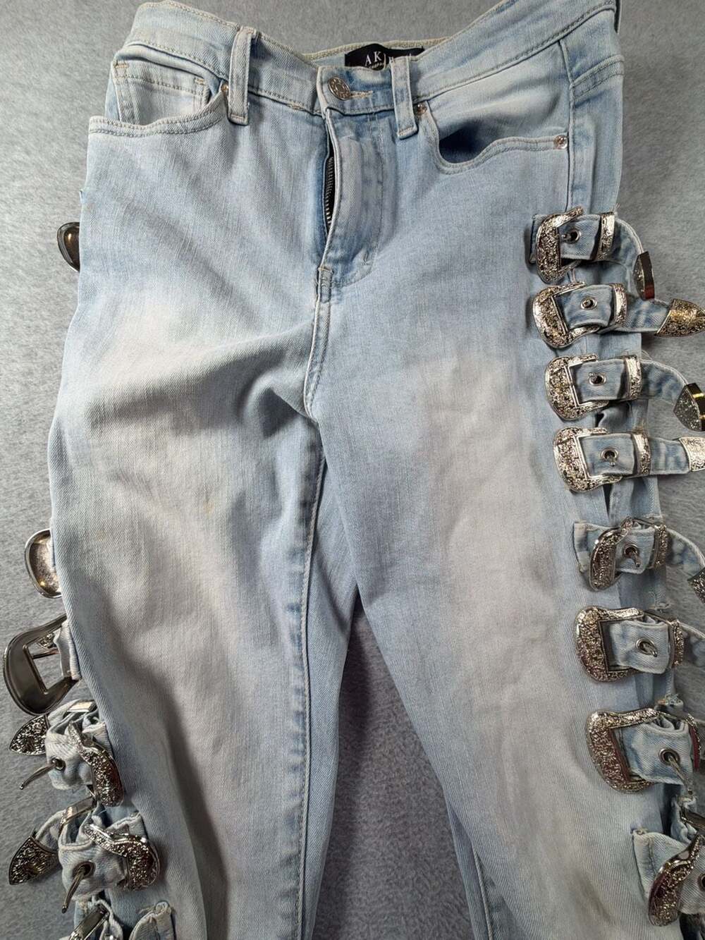 Akira Western-Style Side Buckle Embellished Skinny Jeans - Picture 4 of 9